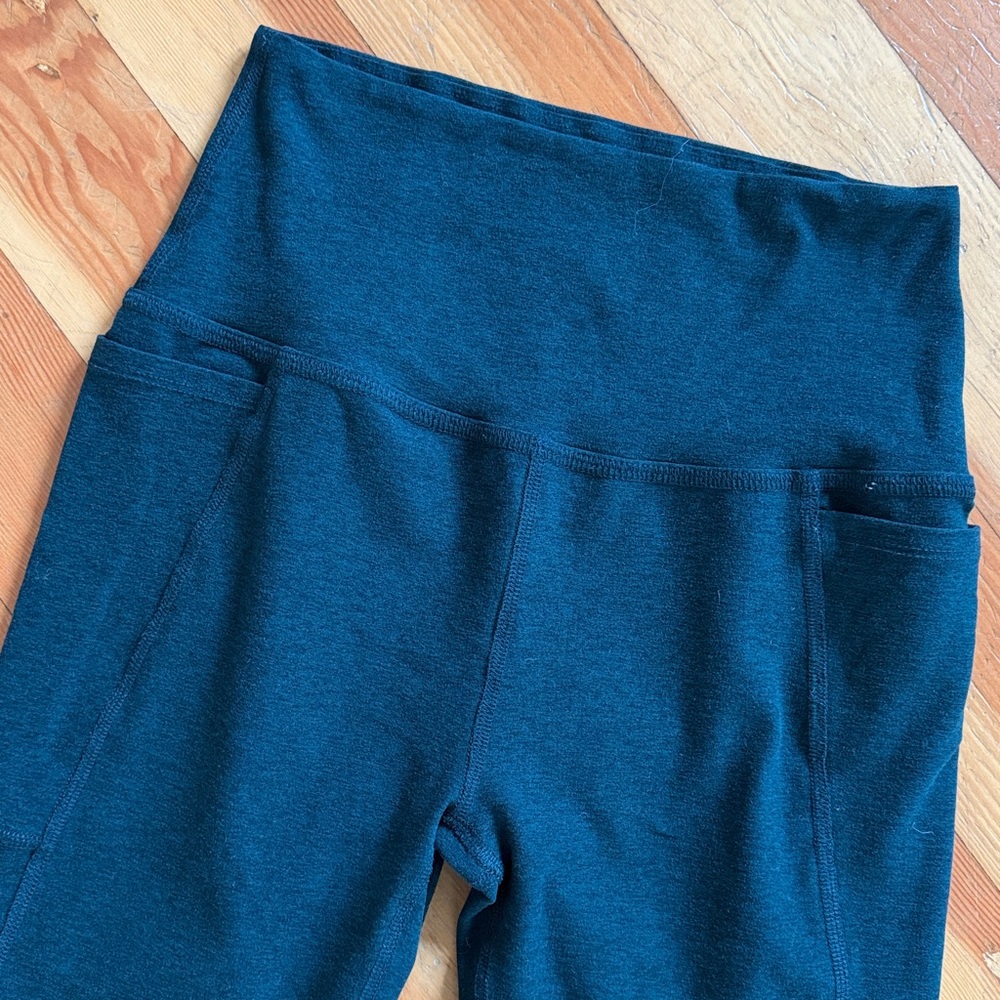 Beyond Yoga Green Leggings Medium - Picture 2 of 4